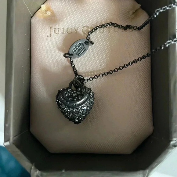 Vintage Juicy Couture Heart Necklace - Picture 3 of 9